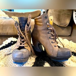 John Fluevog 8.5 Suede Bootie